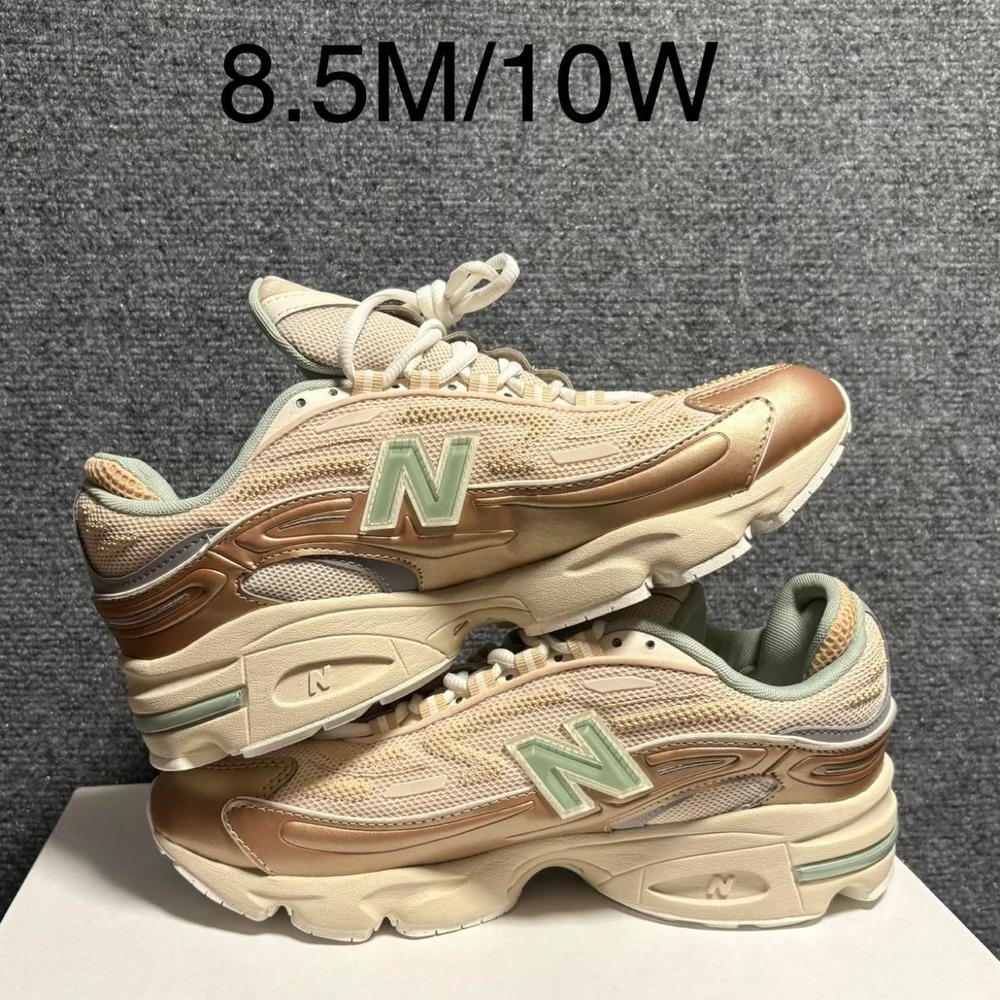 New Balance 1000 Desert Clay size 8.5M/10W Brand New Extra Laces M1000DG